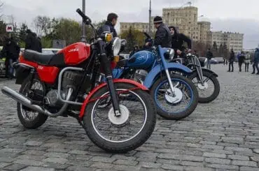 How to Get Short Term Motorcycle Insurance for Non-US Residents? parked bikes on city street